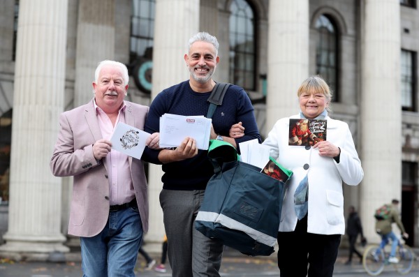 Repro Free: Thursday 16th November 2017. Baz launches ALONE & An Posts Do One Thing This Christmas Campaign Order your companys Christmas cards with An Post and support ALONE in their vital work. This Christmas, ALONE, the charity that supports older people to age at home, has partnered with An Post for its Do one thing campaign. The campaign which launches next week allows companies to make a donation to ALONE while ordering high-quality Christmas cards which can be personalised with a logo or personal message inside. Pictured at the launch of the campaign in the GPO, OConnell Street, Dublin 1, were: Michael McCarthy, ALONE service user with Baz Ashmawy and Sheila Collins, ALONE service user. Picture Jason Clarke